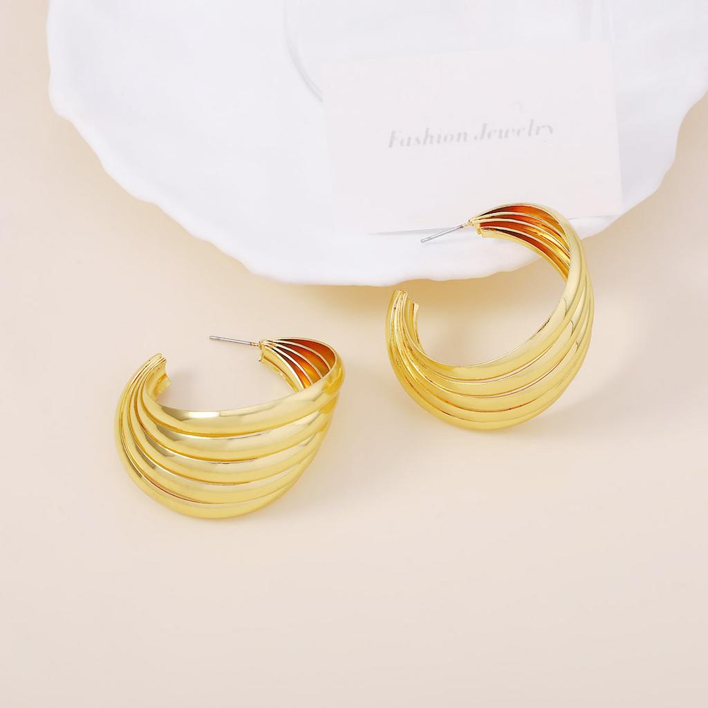 New Metal Niche Twisted Shell Ocean Style Stud Earrings Multi-layer Superimposed Geometric Ring High-end Sense Women's Model