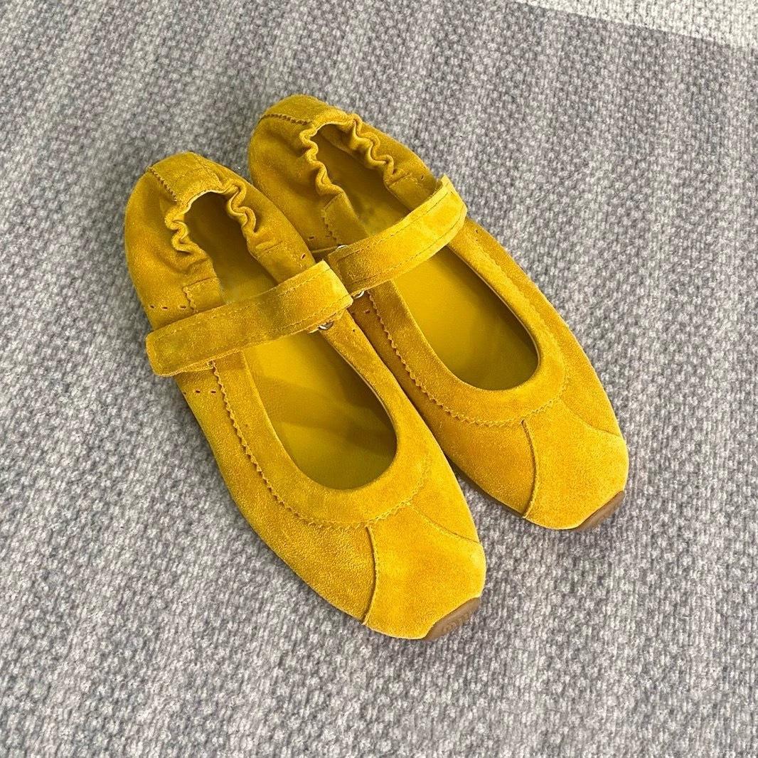 

Sheepskin version~ Retro shallow mouth Velcro Mary Jane single shoes women s 2025 versatile round head flat bottom sports training shoes 40 жёлтый