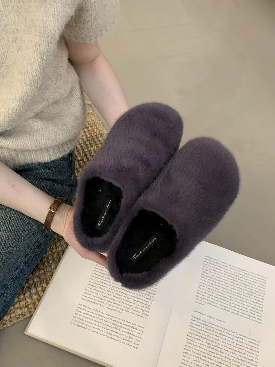 

Xiaoxiangfeng bag head half slippers women s outer wear 2025 autumn and winter new thick-bottomed comfortable lazy fluffy cotton slippers tide 40 фиолетовый