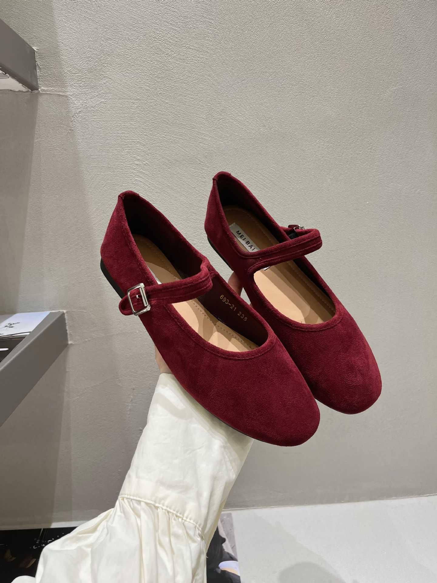 

Korean Style Suede Round Toe Mary Jane Flats for Women - Autumn 2025 39 красный