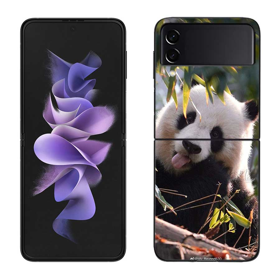 Panda Baby, Giant Panda Family Phone Case For Samsung Z Flip 7 6 5G Galaxy Z Flip 5 4 3 Black Hard Cell Cover Luxury PC Shell C