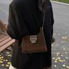 Mode neue Retro-Textur kleine quadratische Tasche Damen einfache einfarbige Schulter-Umhängetasche Tide
