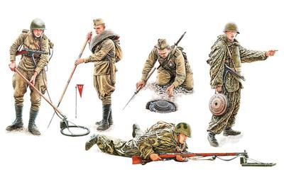 MiniArt Soviet Combat Engineer Soldier 5 Pieces Plastic Model MA35091 1/35