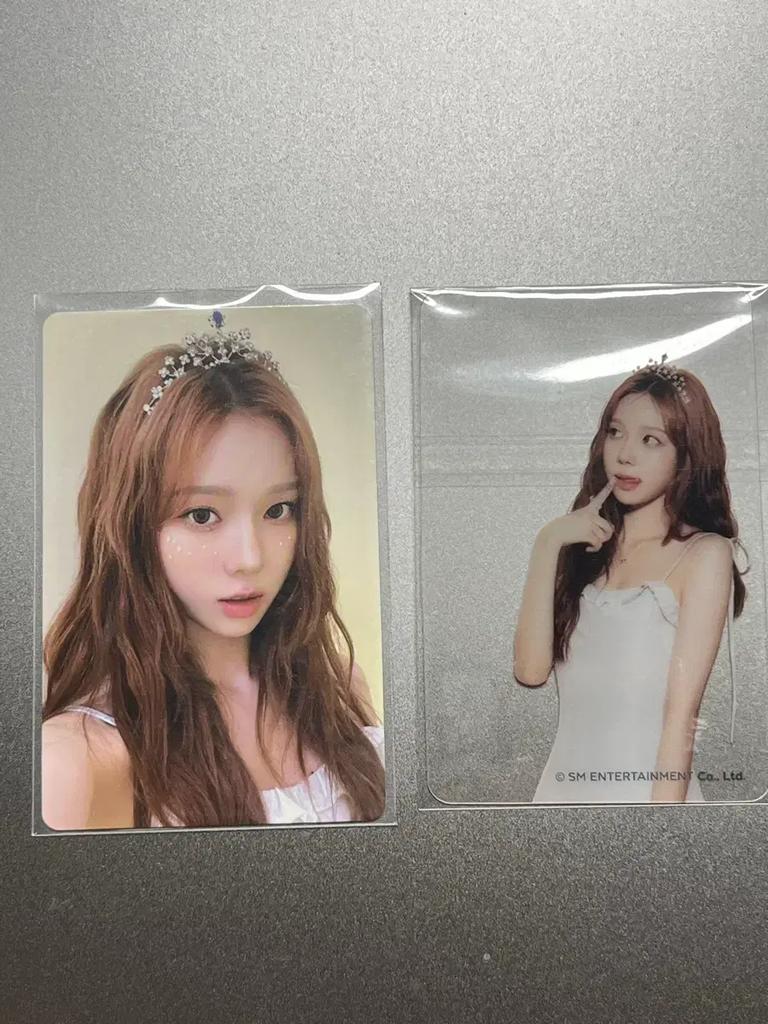 AESPA Winter Poka Photo Card Goods Badge
