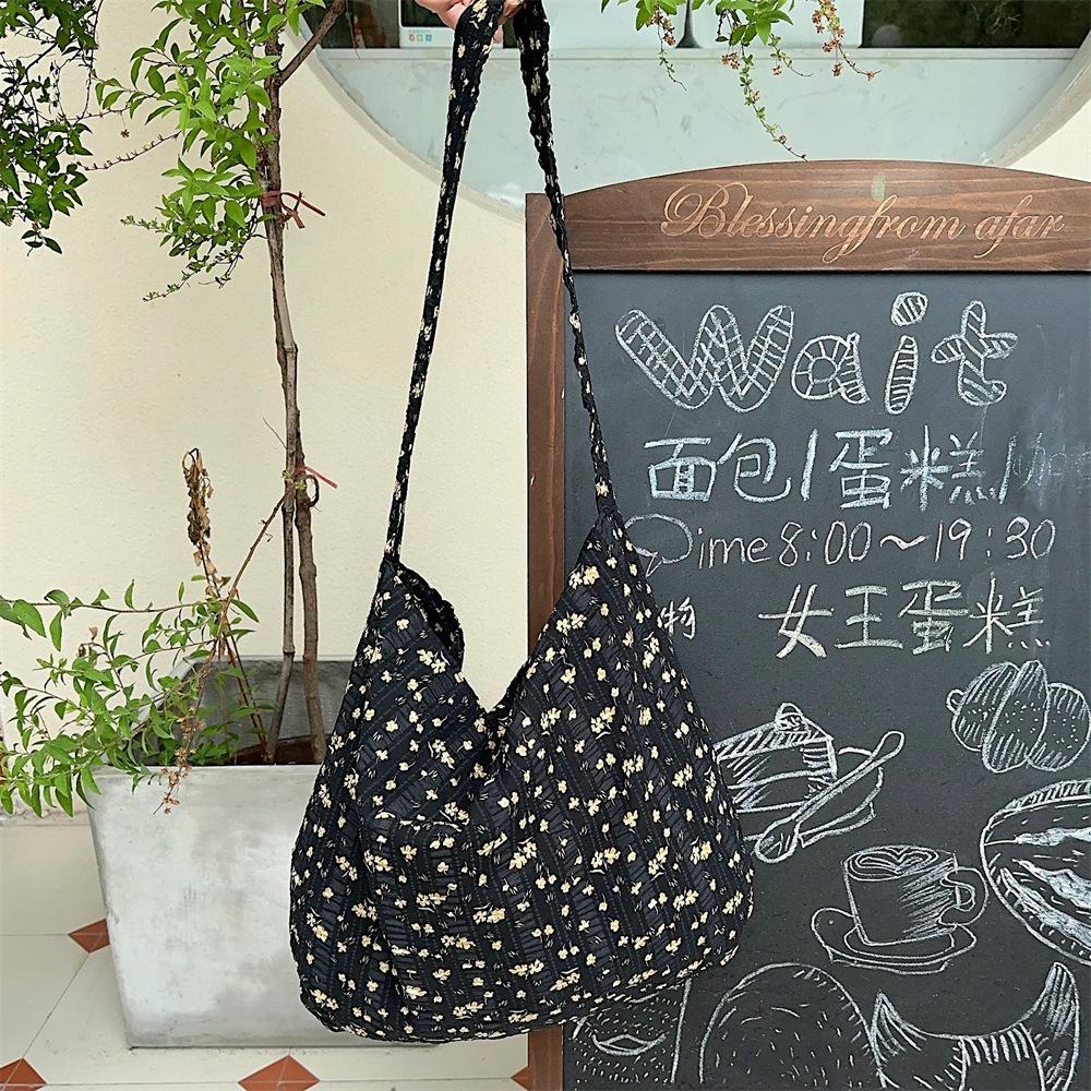 

Summer floral bag women s fashion canvas bag large capacity messenger bag commuting to work armpit shoulder
