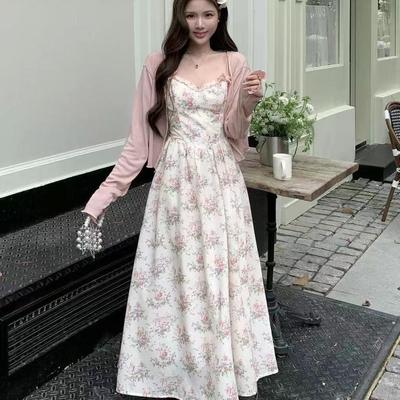 Französisches Blumen-Camisole-Kleid & Strickjacken-Set in Übergröße für kurvige Frauen