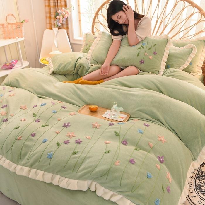

Thickened Milk Fleece Four-Piece Bed Skirt Type Coral Fleece Embroidered Double-Sided Fleece Quilt Set Bed Sheet Three-Piece Set 1.8m 4pc светло-зеленый