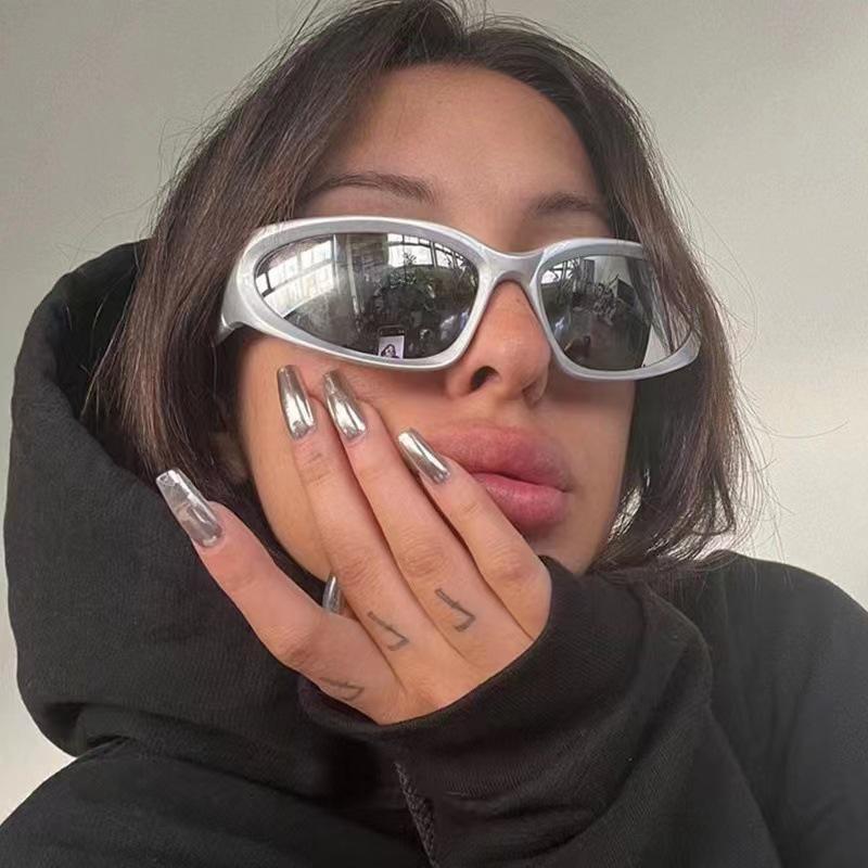 Lunettes de soleil futuristes Cyberpunk à monture étroite: Style Sportif Millennial Y2K avec Protection Solaire Européenne et Américaine