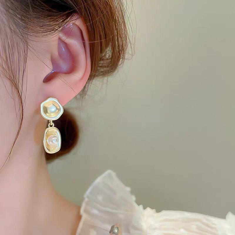 Pearl Earrings Women's High-end Earrings Ear Jewelry High-end Stud Earrings Niche Design Light Luxury