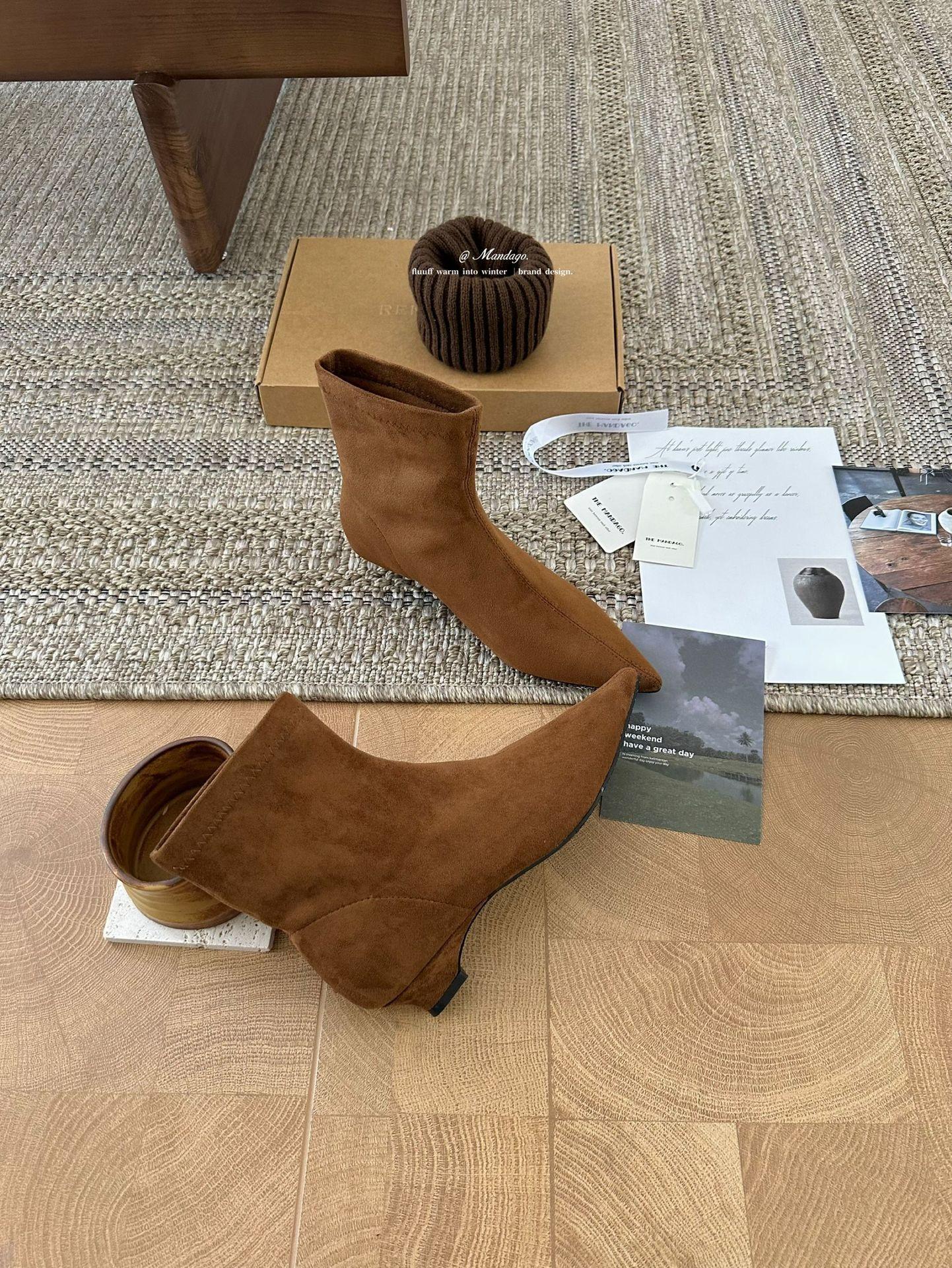 

2025 autumn and winter new retro British style thick heel small short boots women s super soft pointed suede fashion boots 39 верблюд