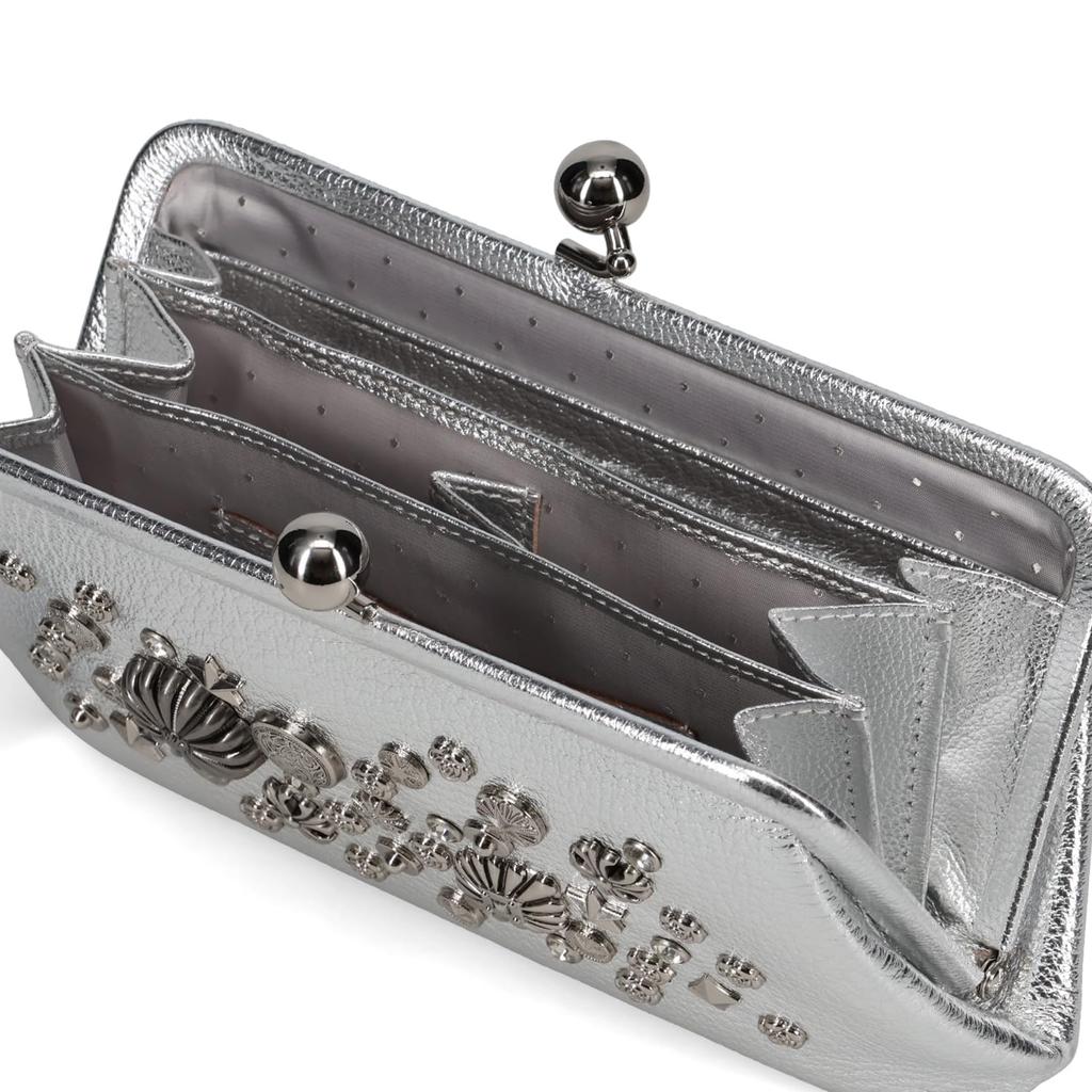 Lange Brieftasche mit Mehrfach-Nietenverschluss