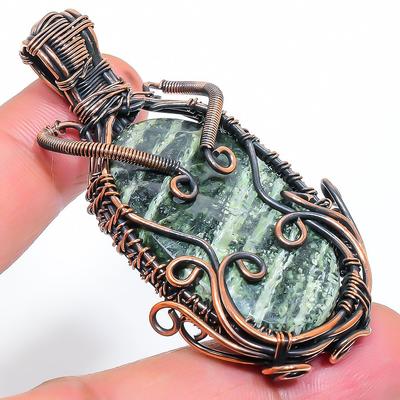 Natürlicher grüner Schweizer Opal-Edelstein, Kupferdraht-Wrap, Geschenkanhänger, 6,2 cm, u2m00