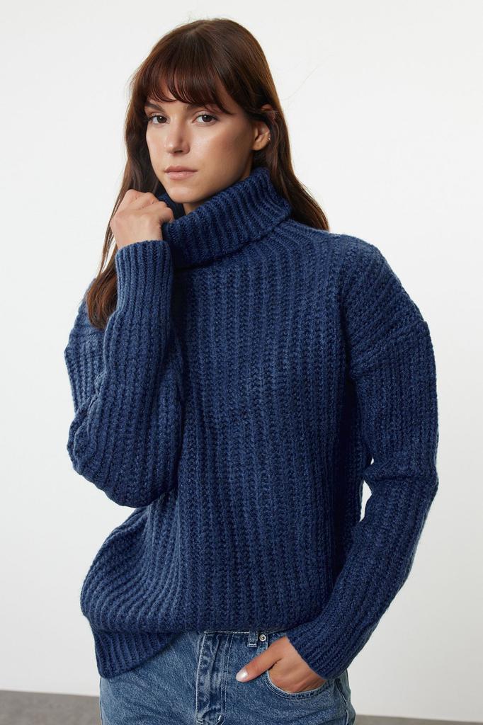 Women's Fashionable Stylish Sweater Black Wide Fit Soft Textured Basic Knitwear Sweater