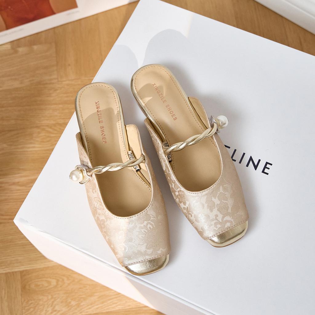 Chinese style handmade light luxury embossed silk cowhide middle heel shoes women's color matching square head word with thick heel single shoes