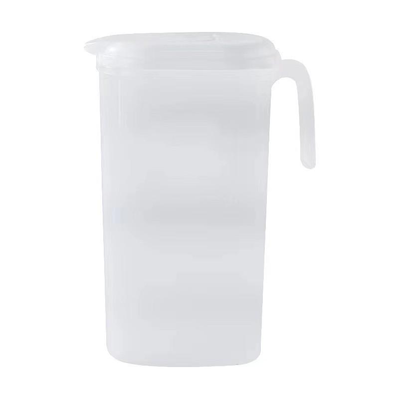 Large-Capacity Japanese Heat-Resistant Plastic Water Pitcher for Cold Beverages