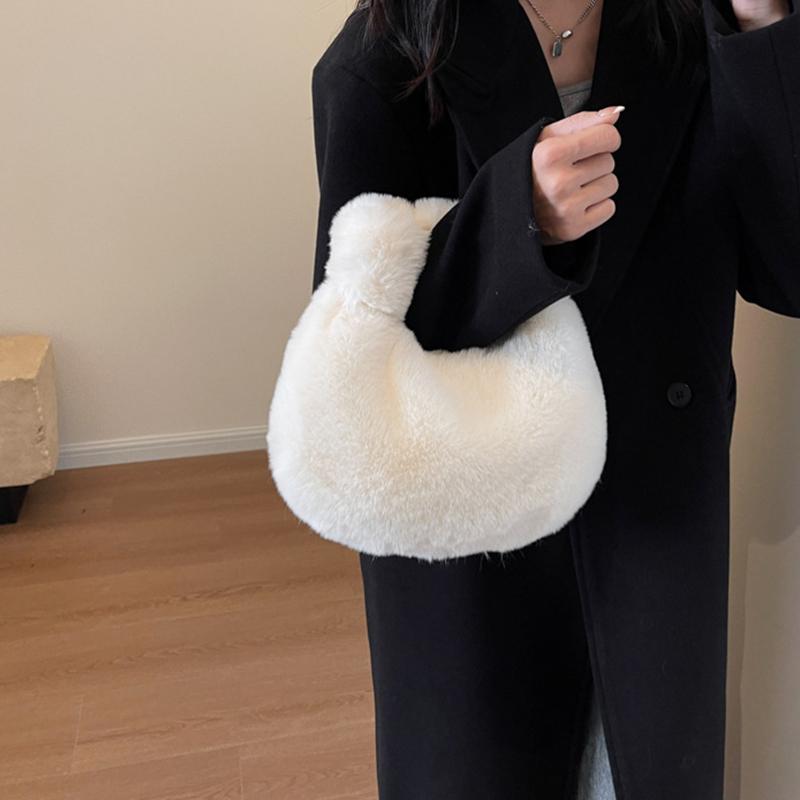 Fur Handbags Women's Small Half Moon Bag Warm Plush Wrist Bags Fashion Furry Short Handle Clutch Ladies Shoulder Bags