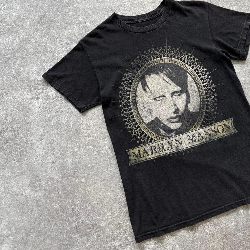 [OCCASION] t-shirt y2k papillon chimique psychédélique croix de jésus paillettes rare