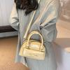 Niche design 2025 new Korean handbag bag women's shell bag shoulder messenger bag fashionable versatile small square bag