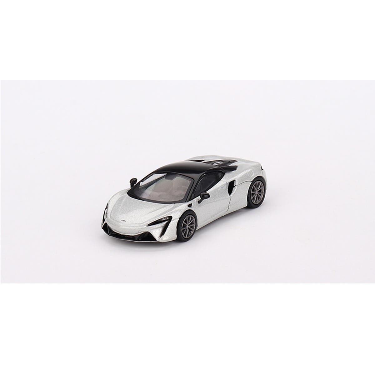 

TrueScale Miniatures MINI GT Масштаб McLaren Artura Ледяной Серебристый Готовая Модель 1/64 Правый руль