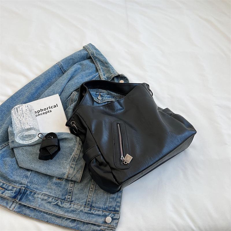 Autumn 2025 Women s Large Bag: Fashionable, Versatile Textured Crossbody with Wide Strap for Commuting