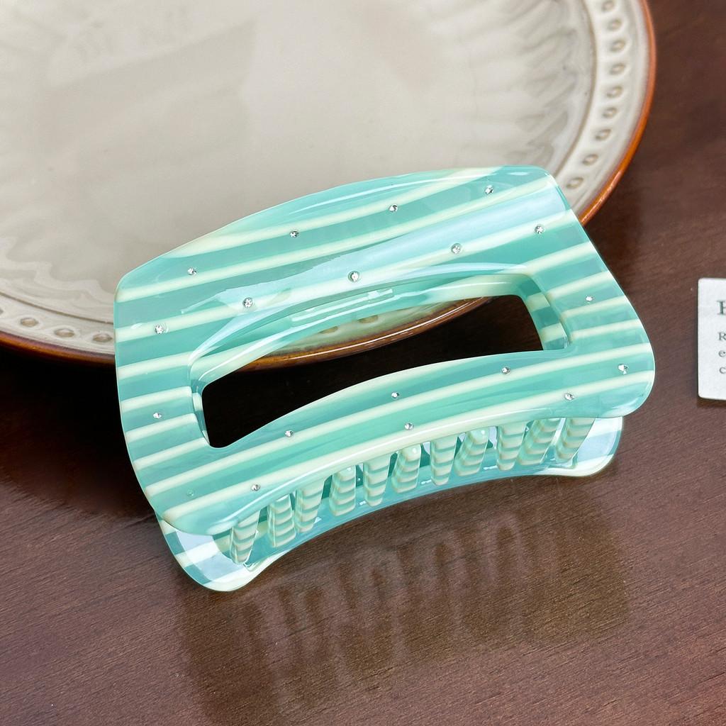 Oversized Acrylic 40mm Hair Claw Clip With Chic Rhinestone Accents For Glamorous Looks