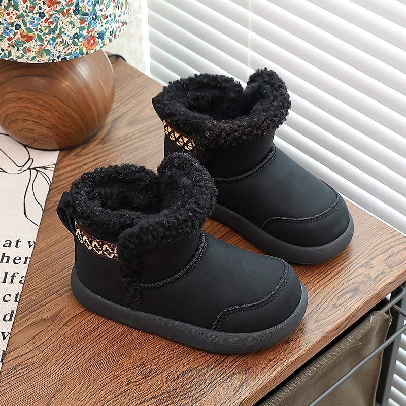 

New winter children s solid color slip-on warm snow boots, children s shoes with soft soles, simple thickened cotton boots, trendy 22Inner Length14.3cm чёрный