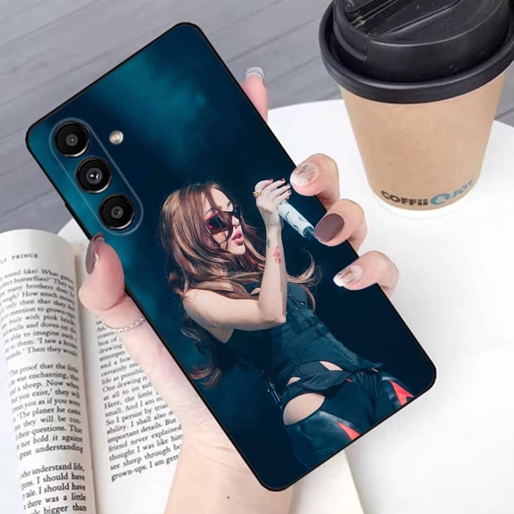 Sängerin Nicki Nicole Handyhülle Für Samsung S 25,24,23,22,30,21,10,9,Ultra,Plus,Lite,FE,4G,5G Schwarzes Weiches Case