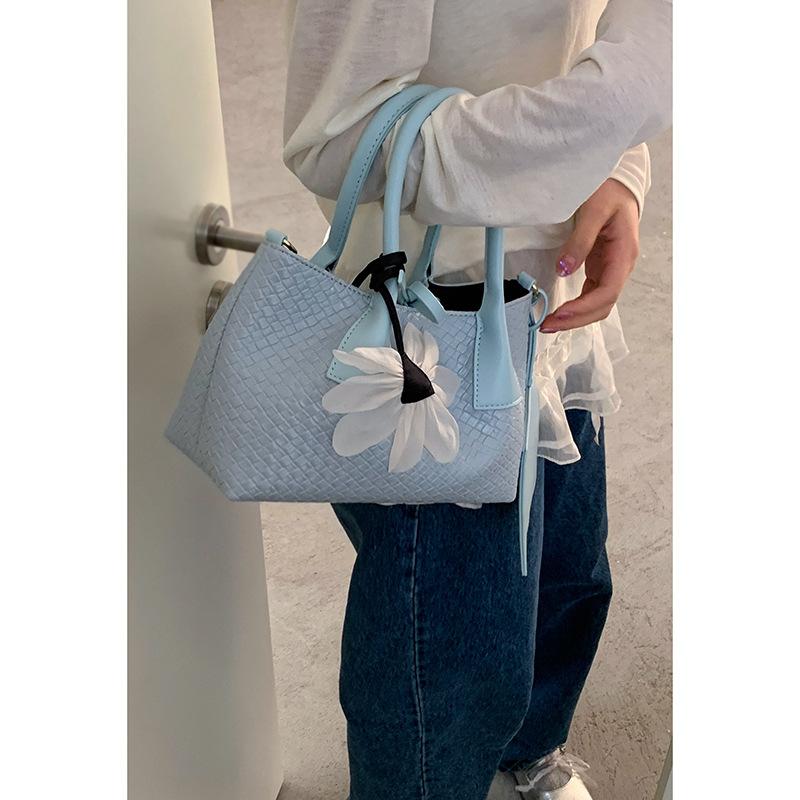 Fashion women's handbag bag 2025 new large-capacity simple messenger tote bag woven messenger bag