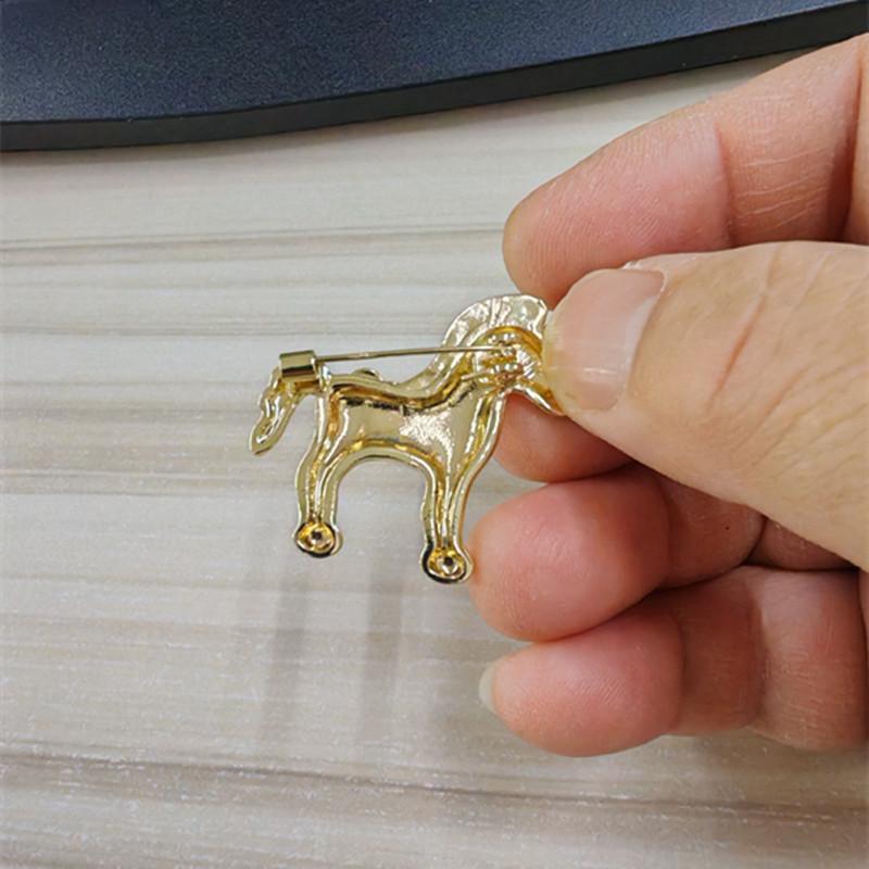Cute Red Dripping Oil Zodiac Pony Brooches Versatile Animals Horse Corsage Pins Clothing Accessories Year'S Day Gifts