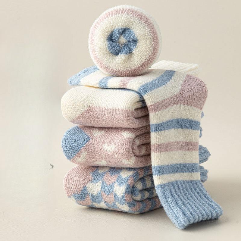 Thickened Socks for Women To Keep Warm and Retain Heat, Autumn and Winter with Loops, Fleece, Cold-resistant, Loose, Retro Floor Socks