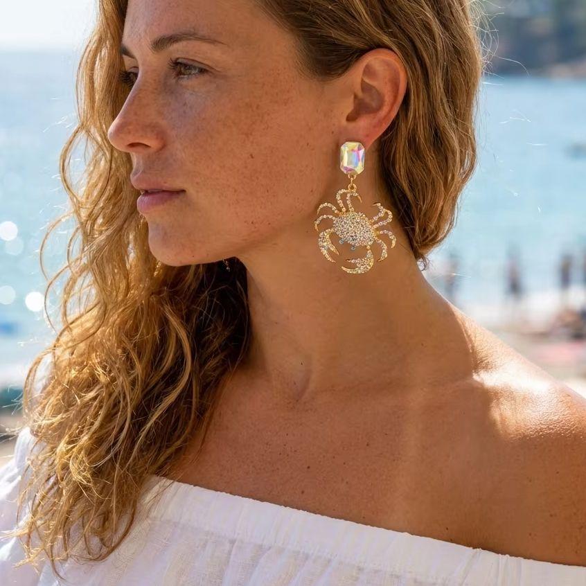 Light Luxury Full Rhinestone Crab Pendant Earrings for Women Exaggerated Sea Animal Earrings Summer Vacation Beach Jewelry