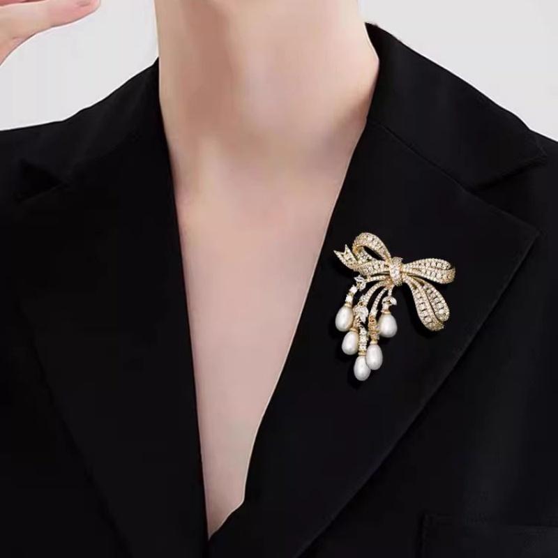 Luxury Bowknot Pendant Pearl Brooches Deliicate Zircon Bow Corsage for Women Exquisite Banquet Jewelry Accessories Gifts