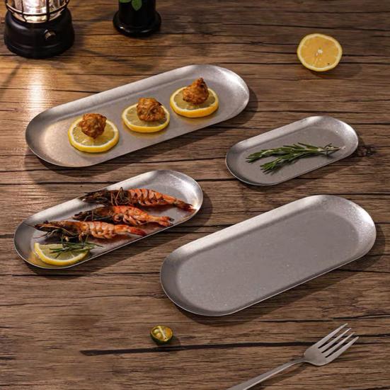 Serviertablett aus Edelstahl Retro Japanischer Stil Ovales Dessertteller für Camping Rustikaler Handtuchhalter Geschirr für die Heimküche Schwerlast Metallplatte