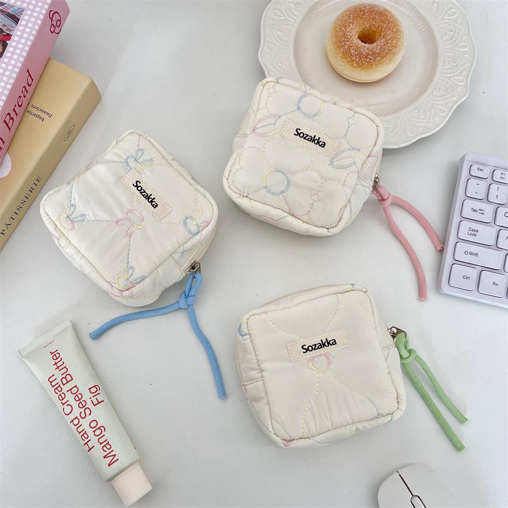 Portable Foldable Polyester Feminine Hygiene Bag With Soft Material For Travel And Outdoor Use