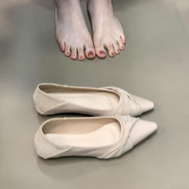 

2025 new French design temperament shallow mouth single shoes women s gentle splicing commuter ladyshoes 40