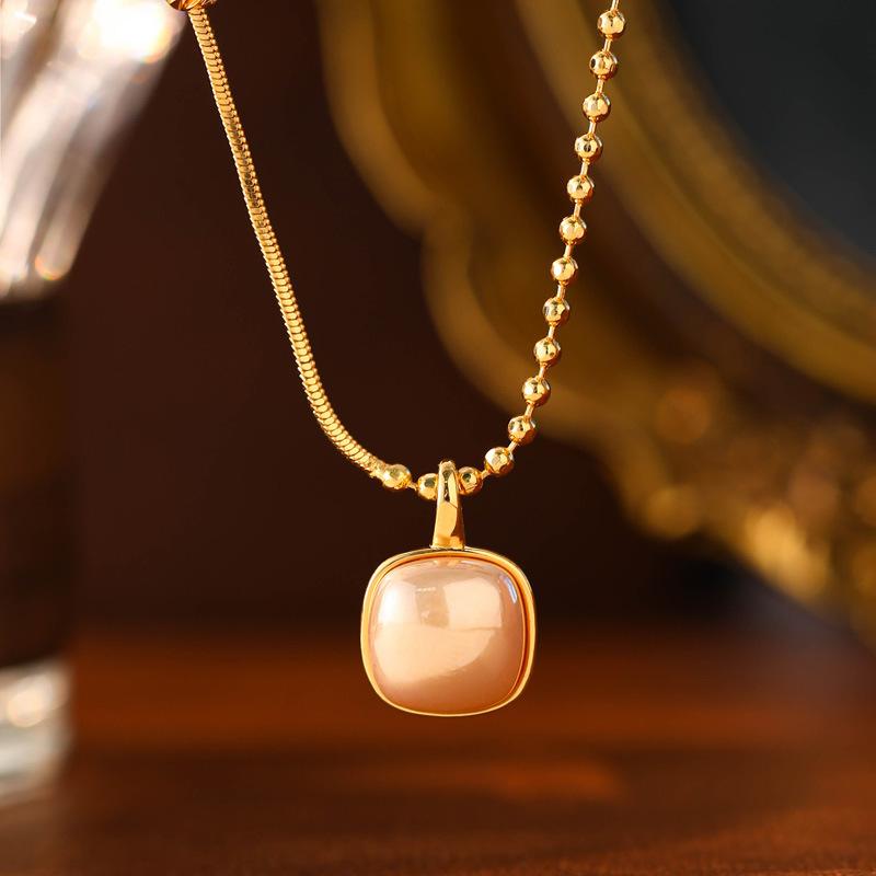 Sugar Cube Pearl Necklace And Earrings Set Fashion Versatile Elegant Collarbone Chain Jewelry 18K