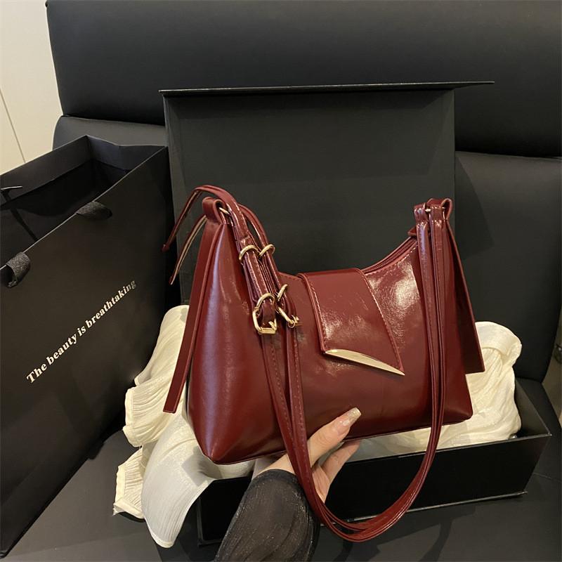 Pu Duffle Bag For Women With Top Zipper Closure And Inner Pocket For Daily Use