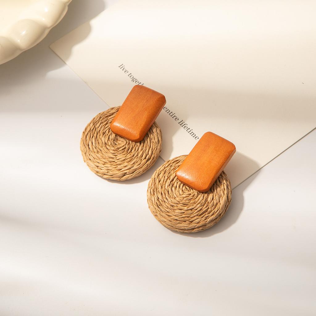 Bohemian Raffia Wood Geometric Earrings Women'S Hand-Woven Vintage Design Vacation Travel Wind Stud Earrings