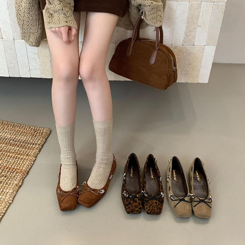 2025 Autumn and Winter New Square Head Shallow Mouth Suede Metal Buckle Bow Inner Slope Heel Commuter Work Women's Single Shoes