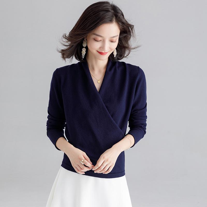 2025 Women's V-neck Long-Sleeved Stylish Sweater Top for Autumn/Winter