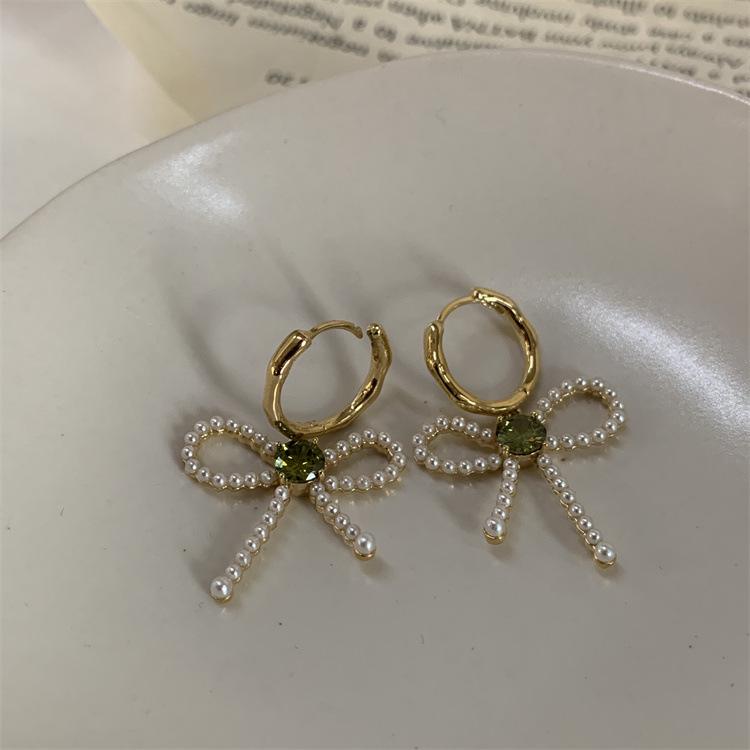 Elegant Green Zircon and Pearl Bow Earrings: Luxurious, Fashionable, Versatile.