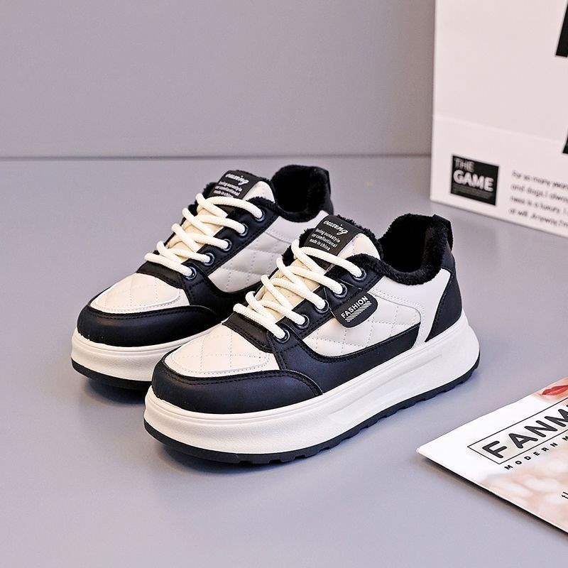 Fleece thickened cotton shoes 2025 new winter warm women's shoes fashion trend versatile casual shoes board shoes white shoes