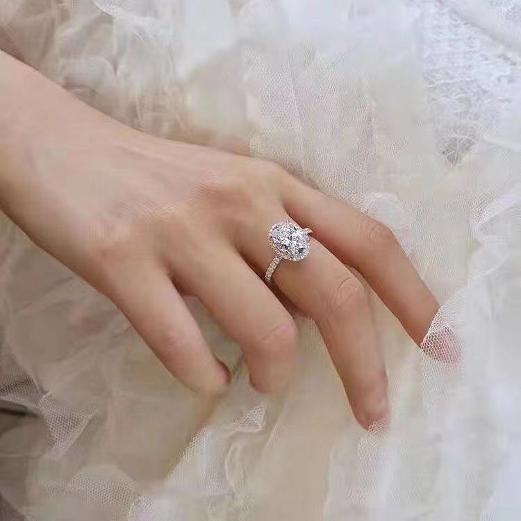 Egg-shaped Zirconia Faux Moissanite Rhinestone Wedding Ring - Women's Four-Claw Design