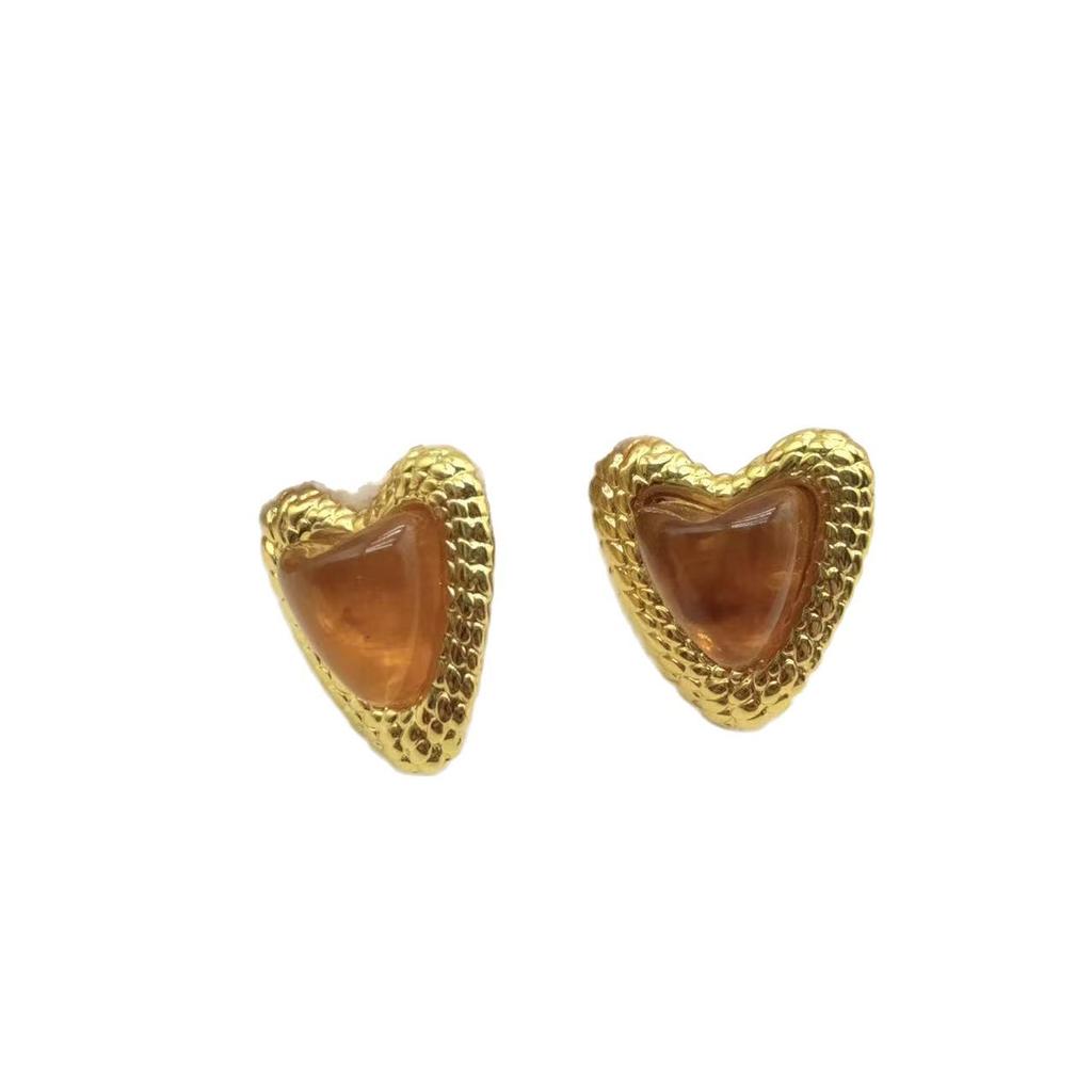 Elegant 2026 European & American Stainless Steel Heart Resin Stud Earrings - Retro French Style
