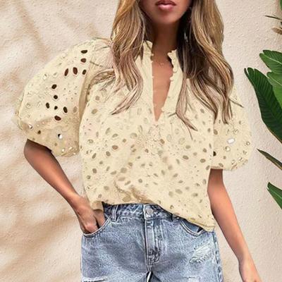Damen Bluse Stehkragen V-Ausschnitt Puff Kurzarm Bluse Hohl Stickmuster Blume