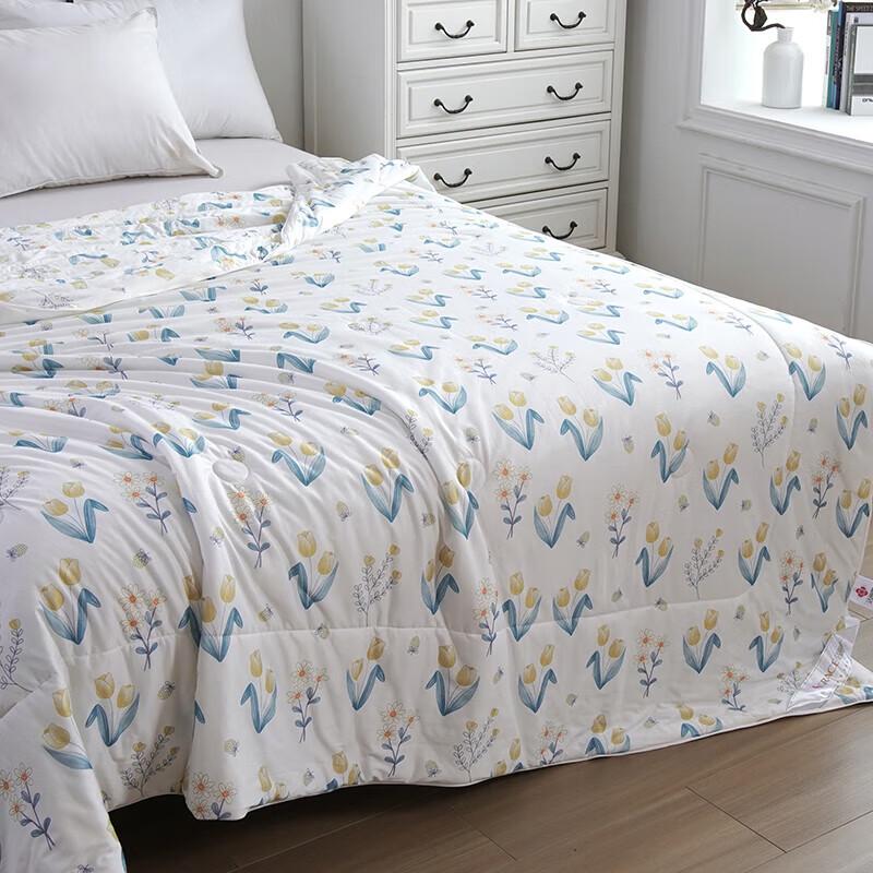 Jieliya Puff Milk Cotton Summer Cooling Comforter