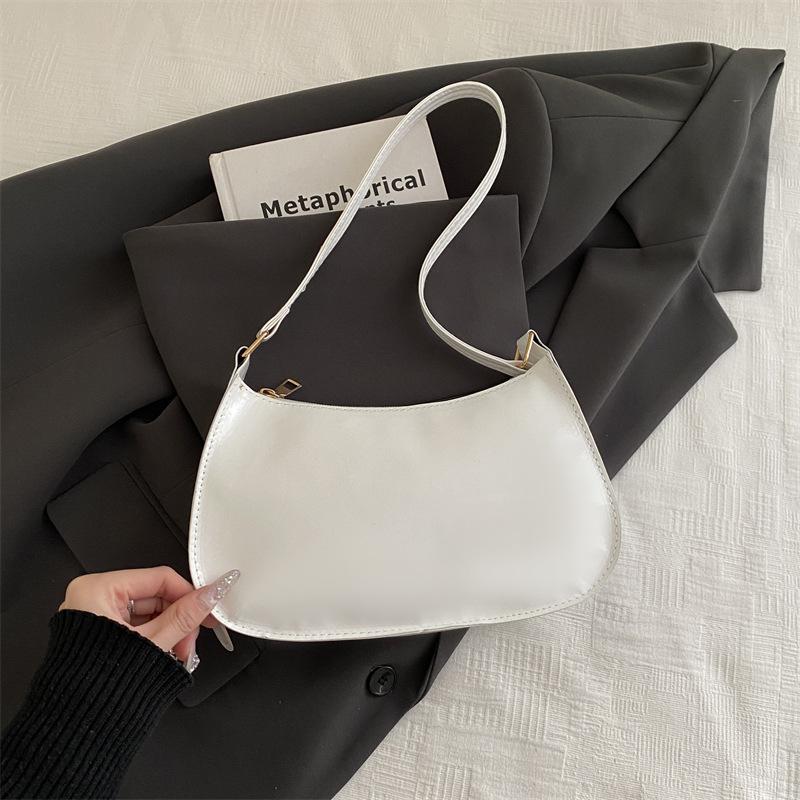 Today's Fashion Shoulder Bag Women's Trend New Versatile Solid Color Gentle Underarm Bag