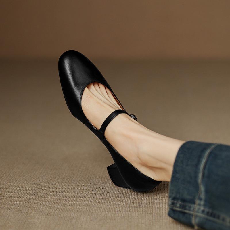 

New women s fashion single shoes pointed four seasons wear leather shoes beef tendon soft sole large size shoes comfortable non-slip women s sh 40 чёрный