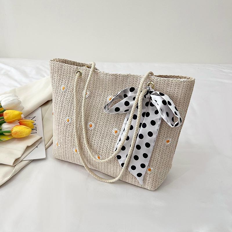 

Fashion niche pastoral woven bag large-capacity shoulder bag vacation style straw woven small flower multi-tote bag