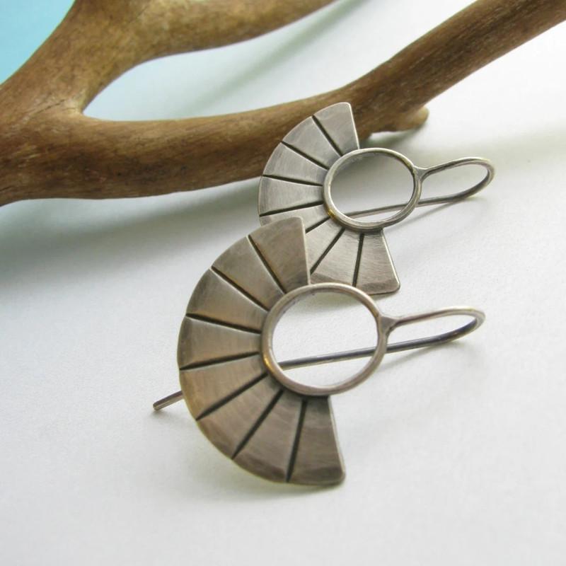 Retro Minimalist Geometric Silver Baseball Shaped Pendant Earrings Suitable For Both Men And Women Punk Style Custom Jewelry